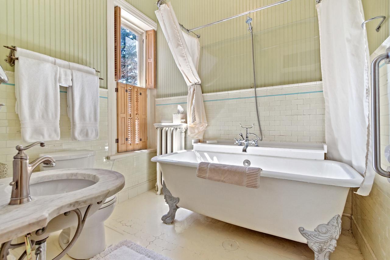 Lovelace Manor Bed And Breakfast Lancaster Eksteriør bilde