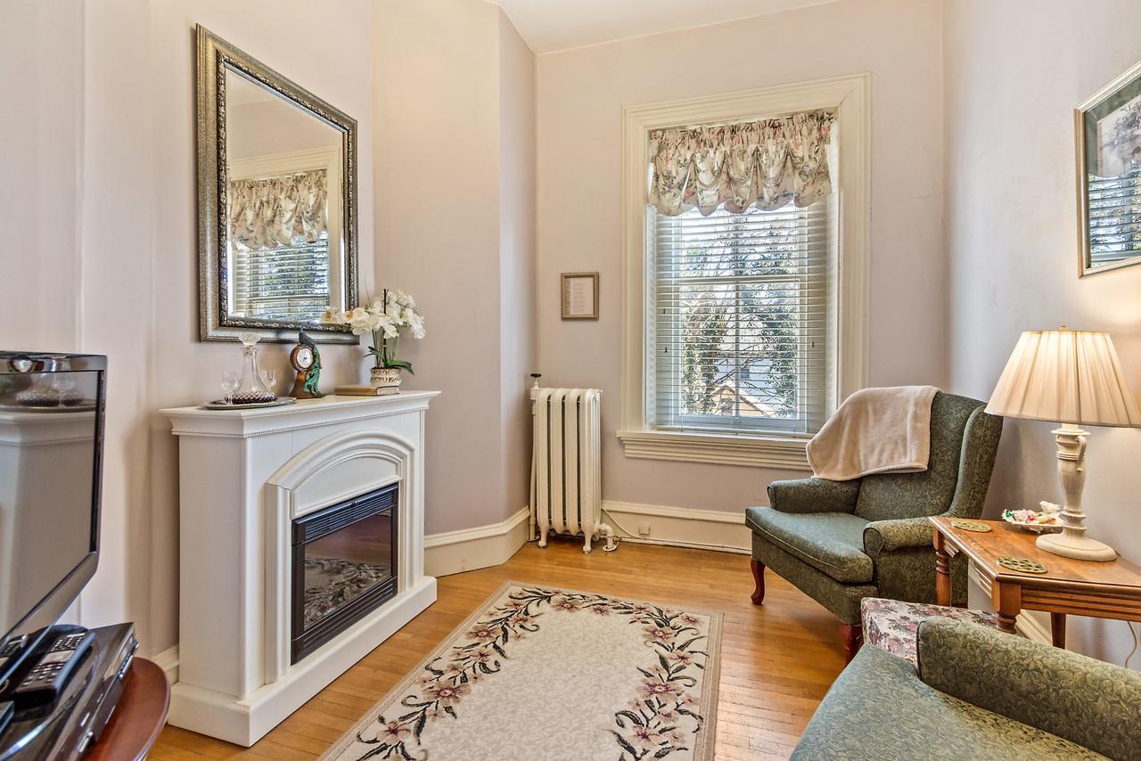 Lovelace Manor Bed And Breakfast Lancaster Eksteriør bilde